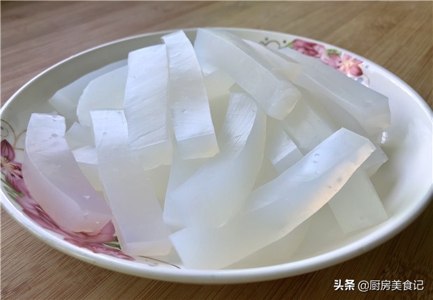 凉粉怎么做柔软劲道不容易断,怎么在家做最劲道的凉粉呢