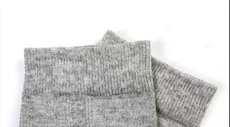 这双袜子告诉你，男人脱了鞋也可以很体面