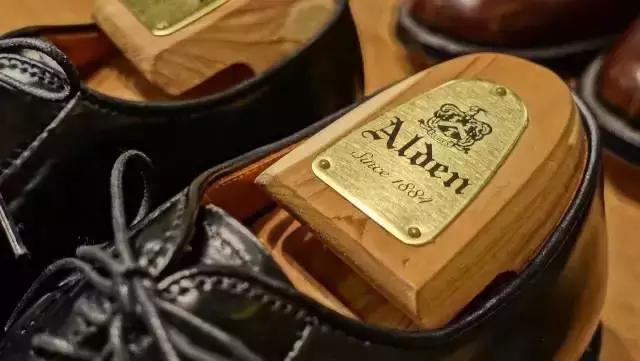 买一双合适的鞋真难,七千多元一双的鞋