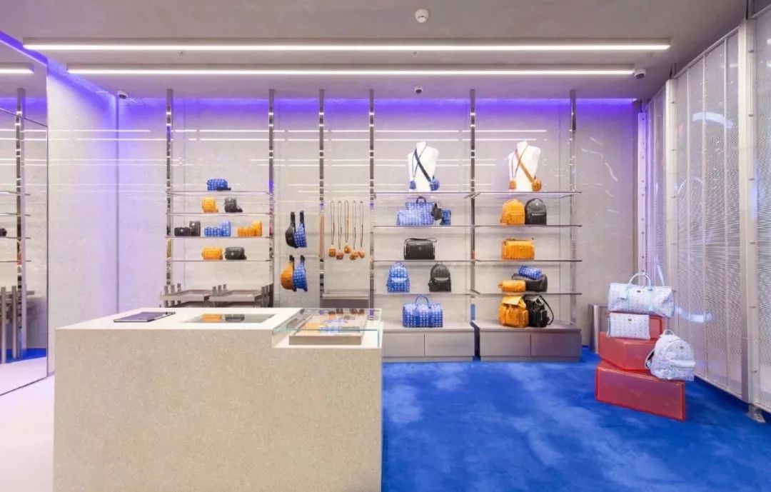 从濒临倒闭到年营收25亿,从濒临倒闭到市值266亿