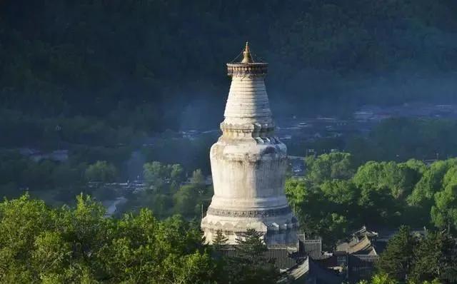 去五台山拜佛必须去的寺庙,去五台山拜佛最主要去哪个庙