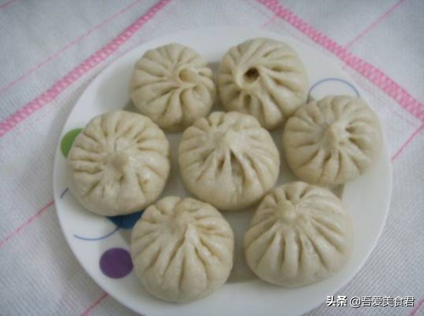早餐店小笼包子的制作过程,早餐店小笼包配方及制作视频