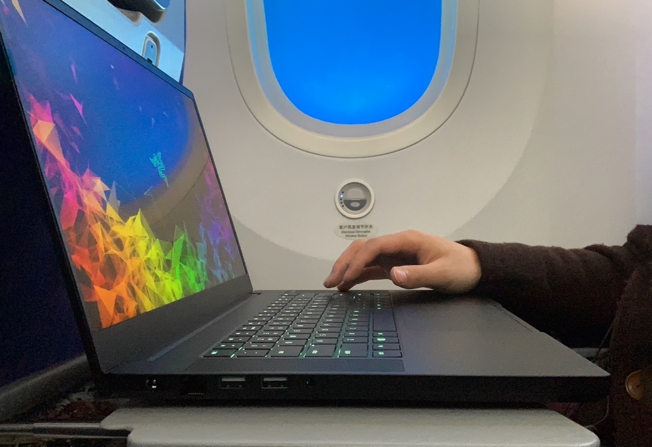 雷蛇灵刃17值不值得入手,雷蛇灵刃17可以当工作站