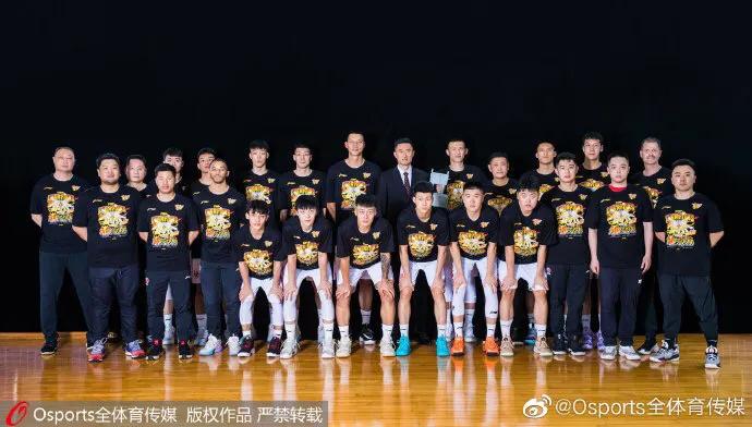 赵睿以前打篮球和现在打篮球,赵睿两个三分