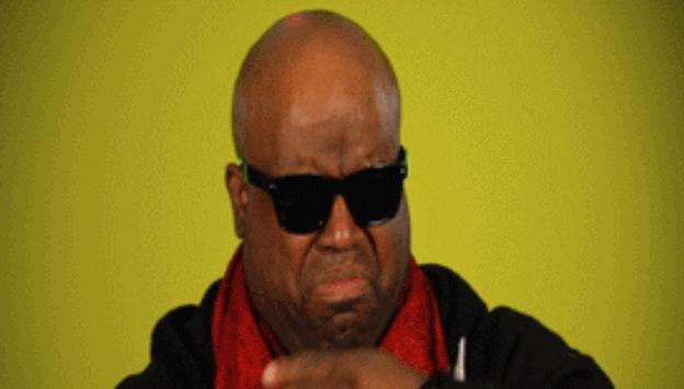 车轮*力暴**测评！小米有品国货对比洋牌斯凯奇，看哪双还能穿着蹦迪