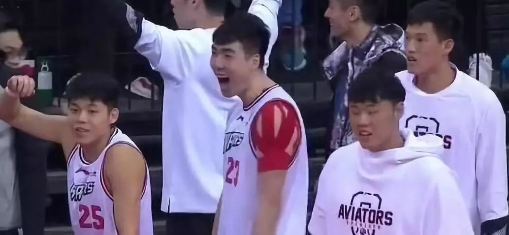 深圳队1.7绝杀,cba深圳队杨林祎绝杀