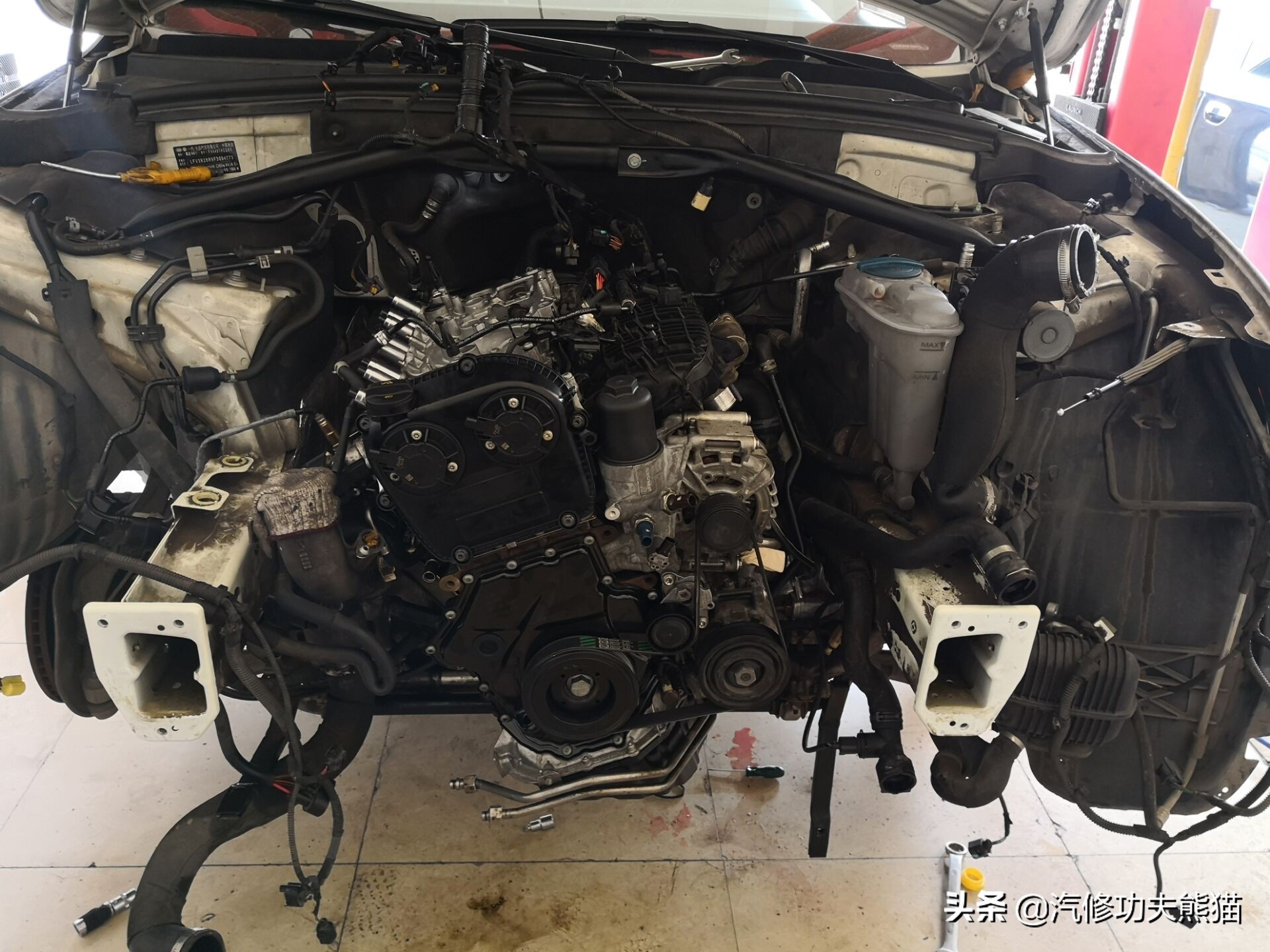 奥迪为何不能解决发动机烧机油,奥迪q5lea888三代发动机烧机油么