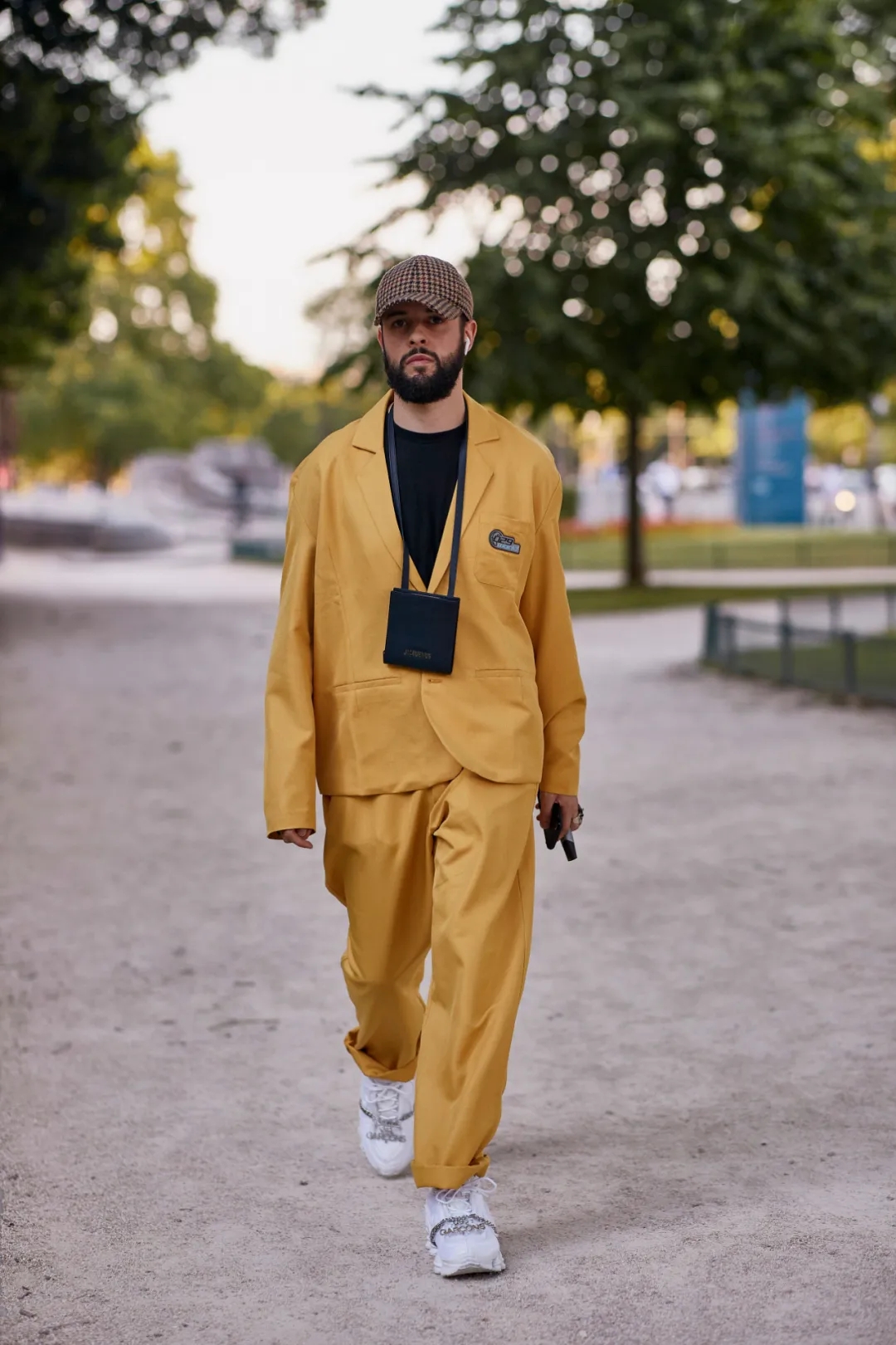 浼戦棽瑗胯濡備綍绌跨殑寰堟疆,瑗胯娼祦绌挎惌oversize