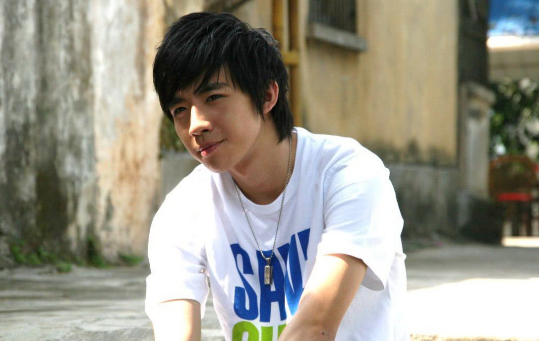 从毁容到重生,从美男子到毁容俞灏明如今怎样了