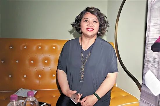 斗小三，骂同行，封杀演员，新加坡籍六六凭什么挑起国家任务