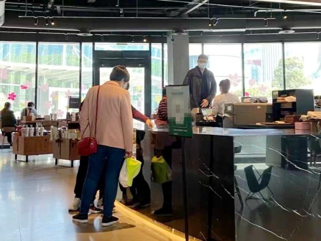 姚明与女儿姚沁蕾最近打球视频,姚明12周岁的女儿姚沁蕾身高