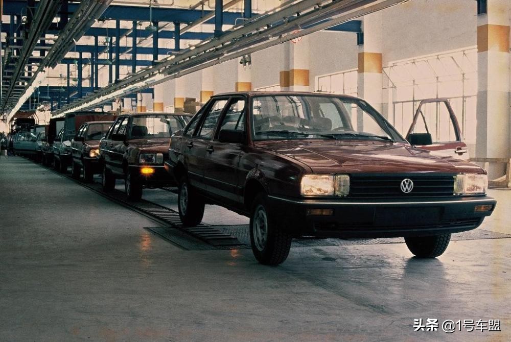 桑塔纳经典是哪一款,经典桑塔纳2022款复古