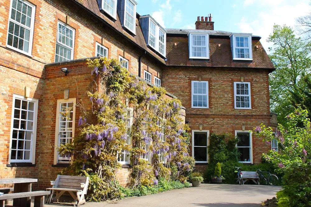 英国公学预备小学,英国牛津龙小学