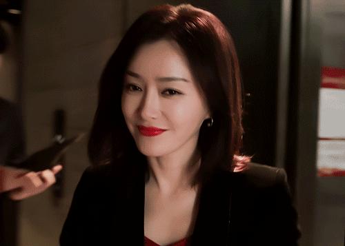 秦岚为它停工8个月险些毁容，姐姐一手烂牌如何打出王炸？