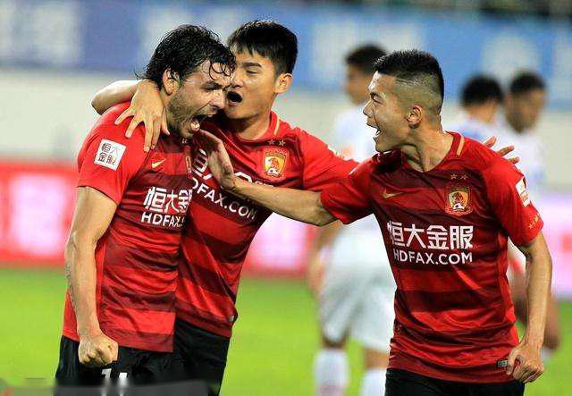 黄博文广州恒大时期进球,16岁就踢上职业足球