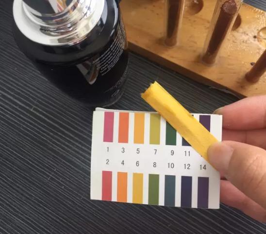 兰蔻小黑瓶精华和肌底液有不同吗,兰蔻小黑瓶和欧莱雅肌底液哪个好