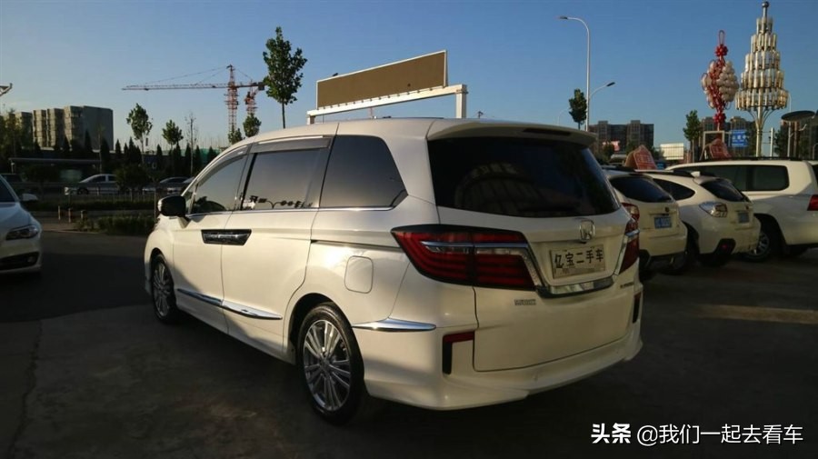 花25万买十年老车值不值,花25万买二手宝马车值吗