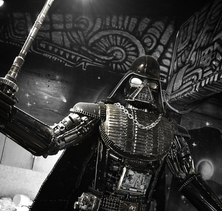 绿巨人和钢铁侠体型差异,绿巨人变成了人类的样子