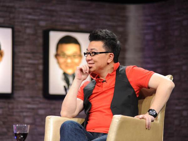 足球解说董路苗霖黄健翔,足球解说员黄健翔