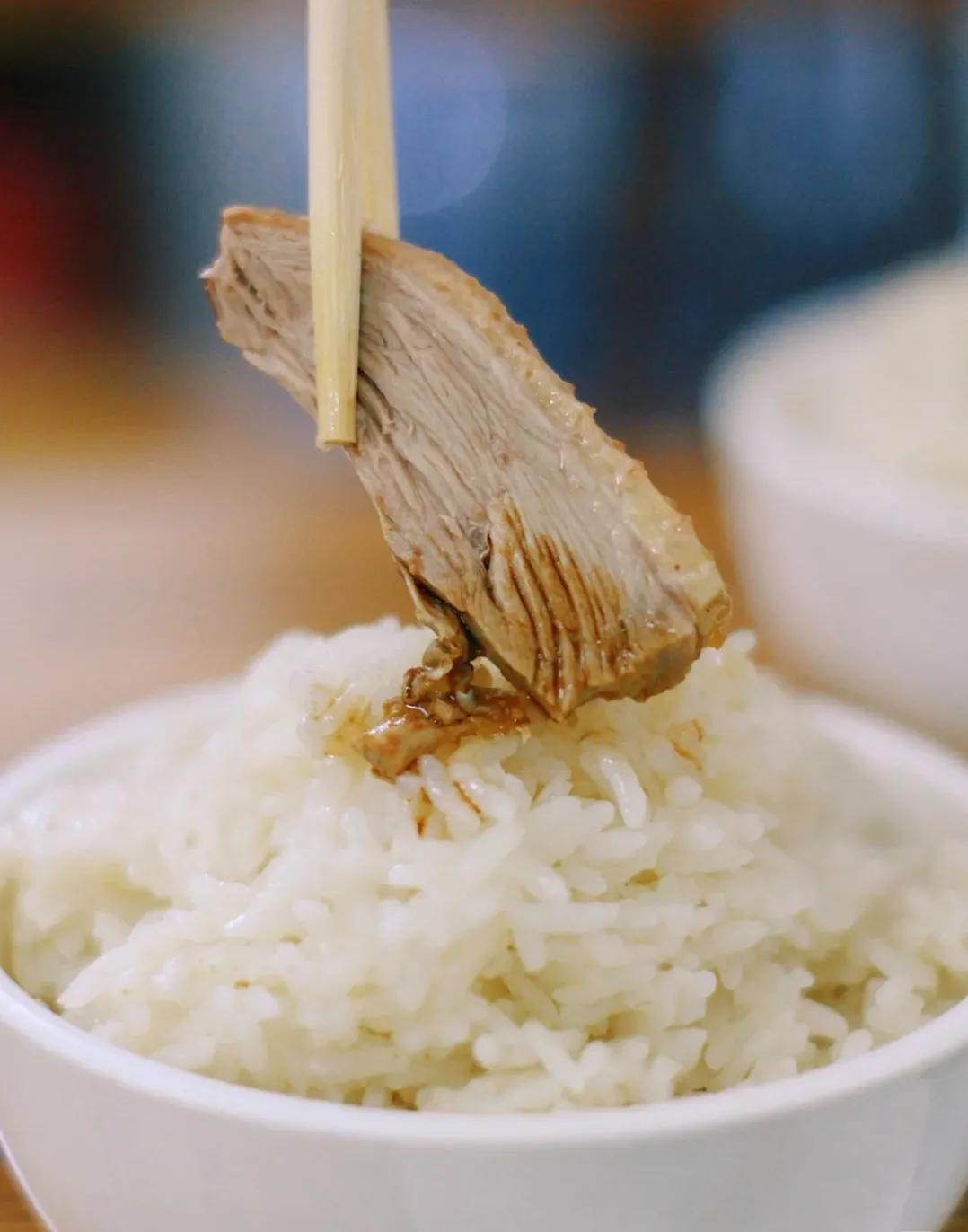 比顺德潮汕还生猛的海鲜之城，好吃到打个飞的也要去一趟