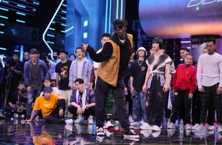 琛楄垶鎴樼柅鎯呰繋浜氳繍,鐤儏鏈熼棿琛楄垶澶ц禌