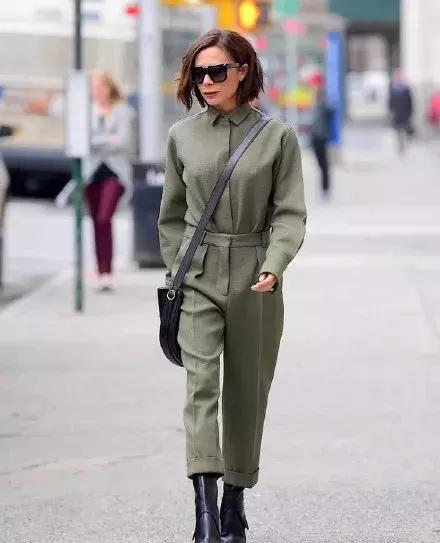 贝嫂年轻穿豹纹衣服,44岁贝嫂黑白搭配