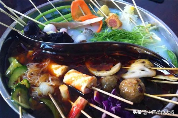 麻辣烫串串香的做法摆摊,麻辣烫地摊串串香的做法及配方