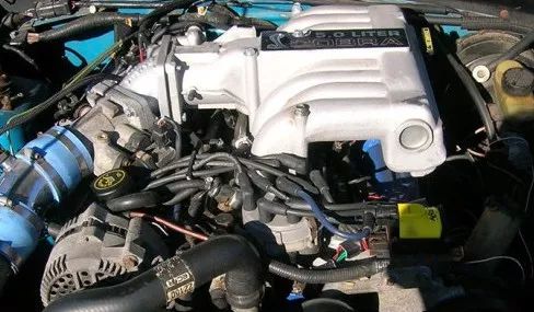 悍马h2硬派越野车,30万左右你会选帕杰罗还是h9