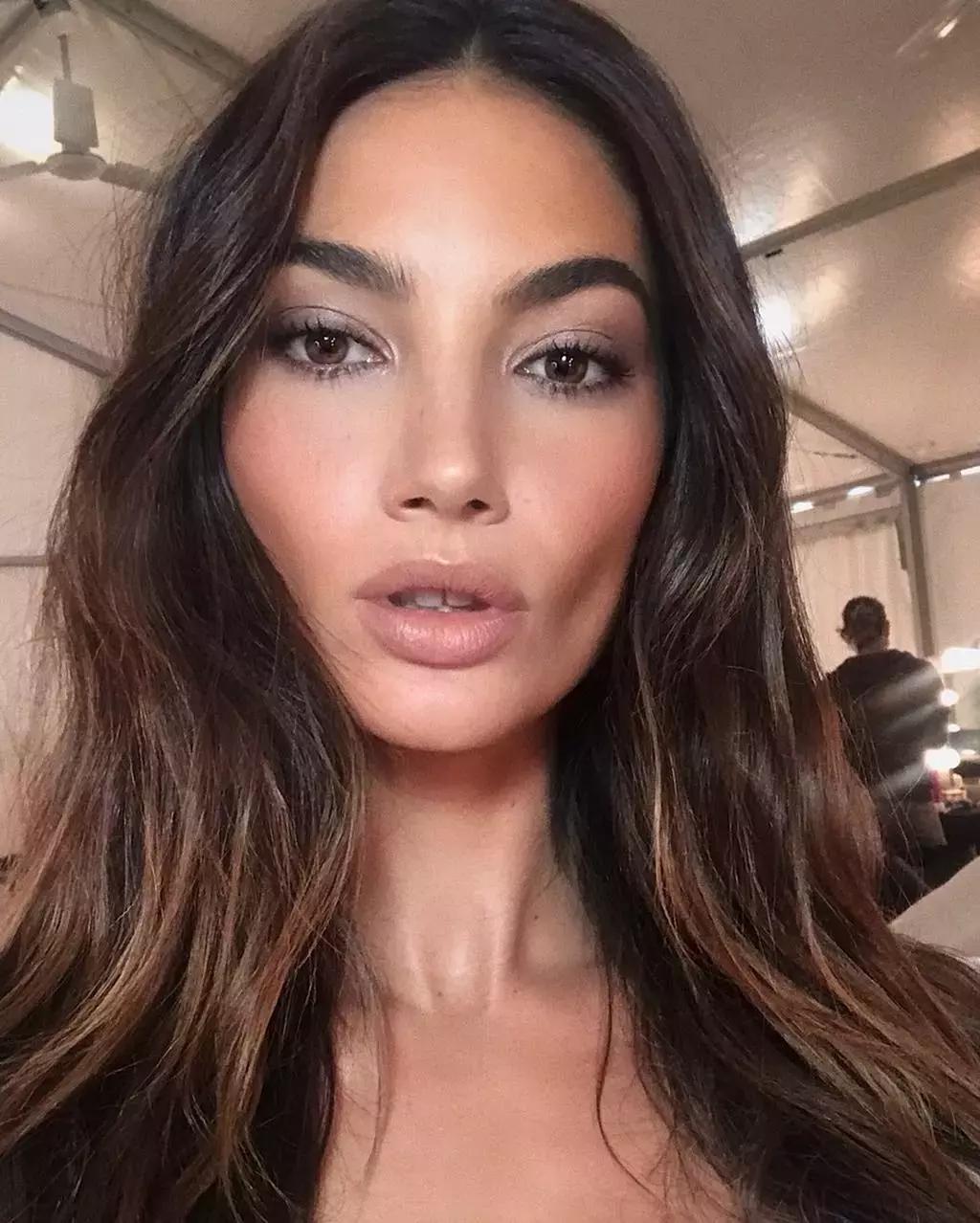 天天敷面膜为什么脸上还是起皮,敷面膜的时候皮肤刺痛是什么原因