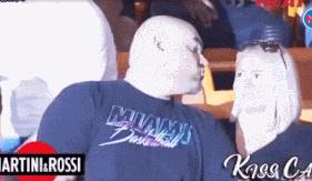 用kisscam抓小三，是美国夫妻的棱镜计划