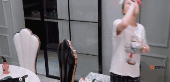 25岁小伙吃保健品后遗症,父母买保健品劝不住怎么办