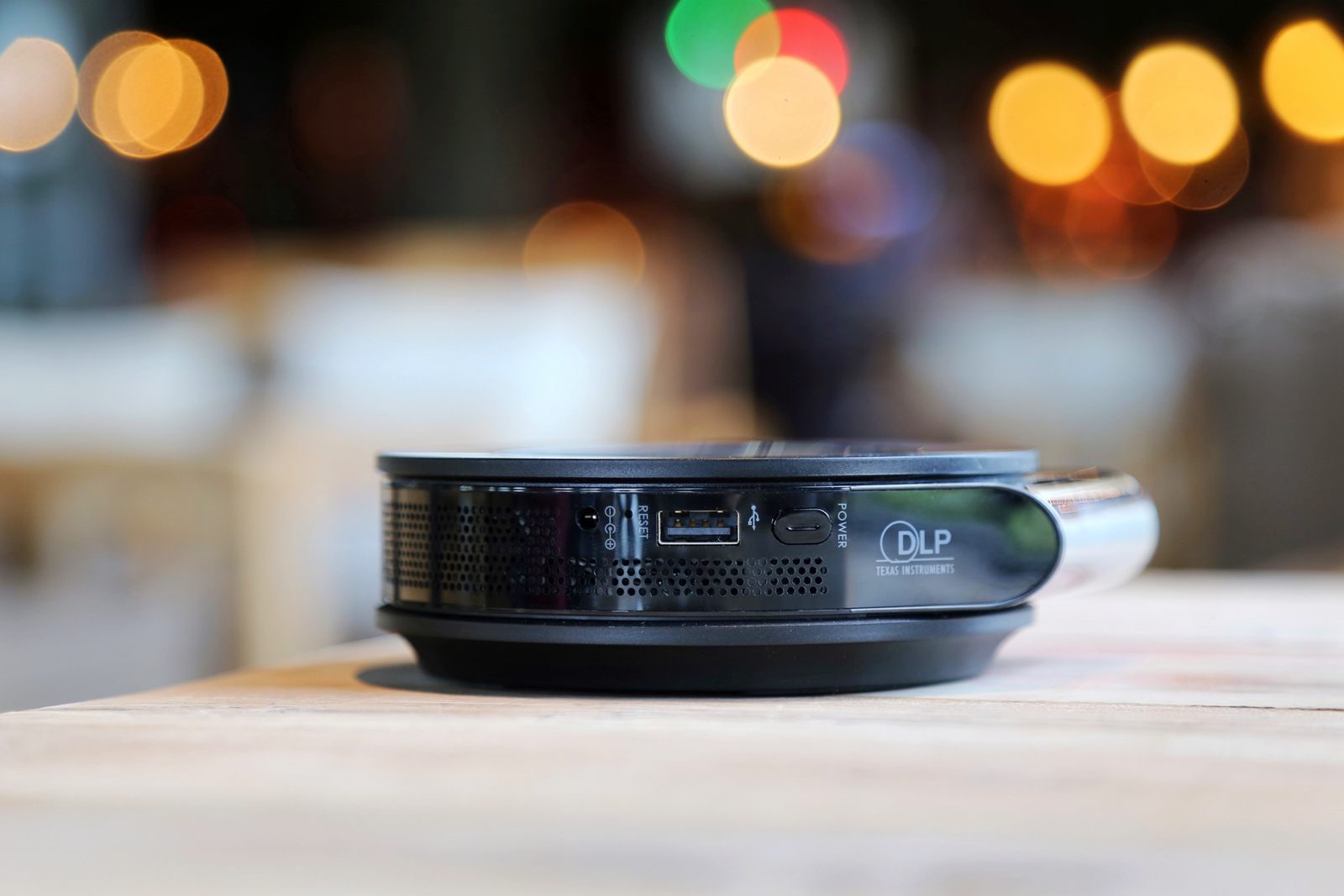 坚果微果i6有高清接口吗,坚果微果i6投影太暗