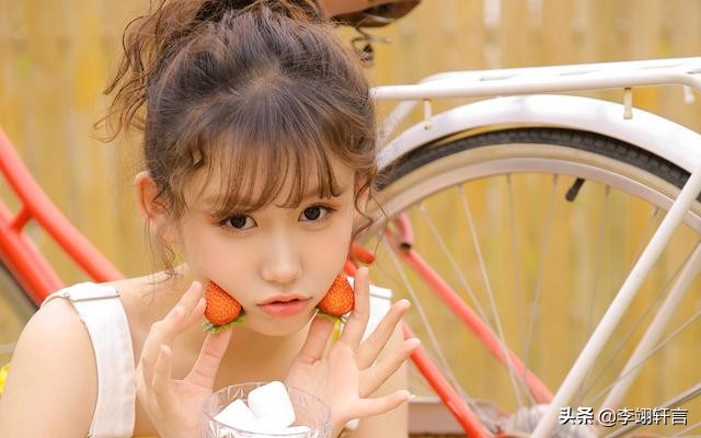 有一个粘人的男朋友怎么办,女朋友超级粘人男朋友应该怎么办