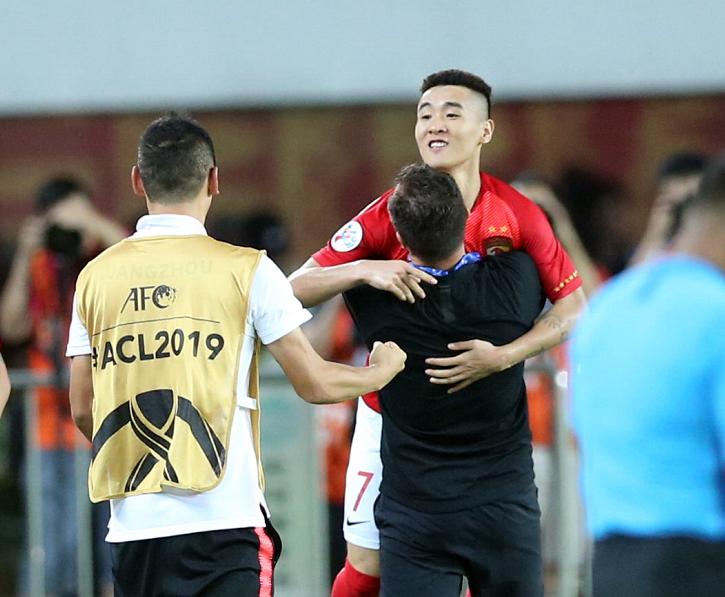 韦世豪球场表白,韦世豪真心话