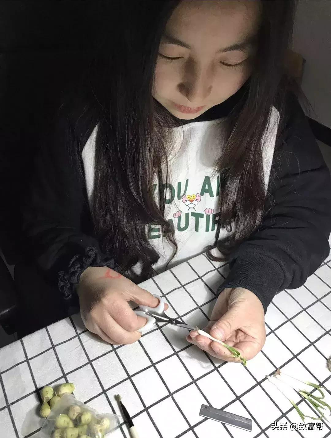 90后母亲被骗,90后妈妈因造假走红