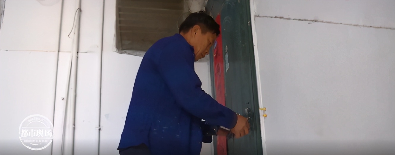 门锁被人用胶水堵怎么处理,多大仇