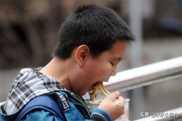 儿童早餐一杯豆浆一个鸡蛋合理吗,孩子每天早上吃鸡蛋喝牛奶好不好