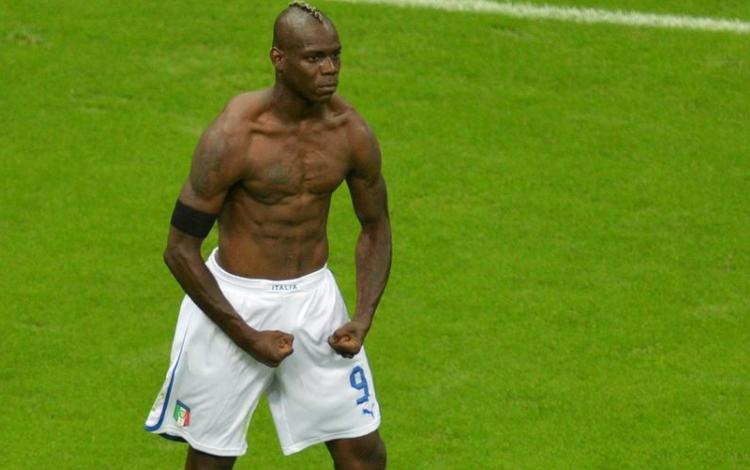 足球巴神经典进球,足坛名场面巴神思考人生