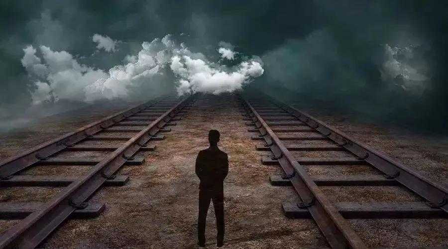 豪车坟场真实事件,豪车坟场里埋着一段不堪的p2p往事