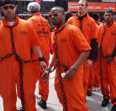 穿连体裤上厕所怎么办 (连体裤上厕所不方便怎么办)