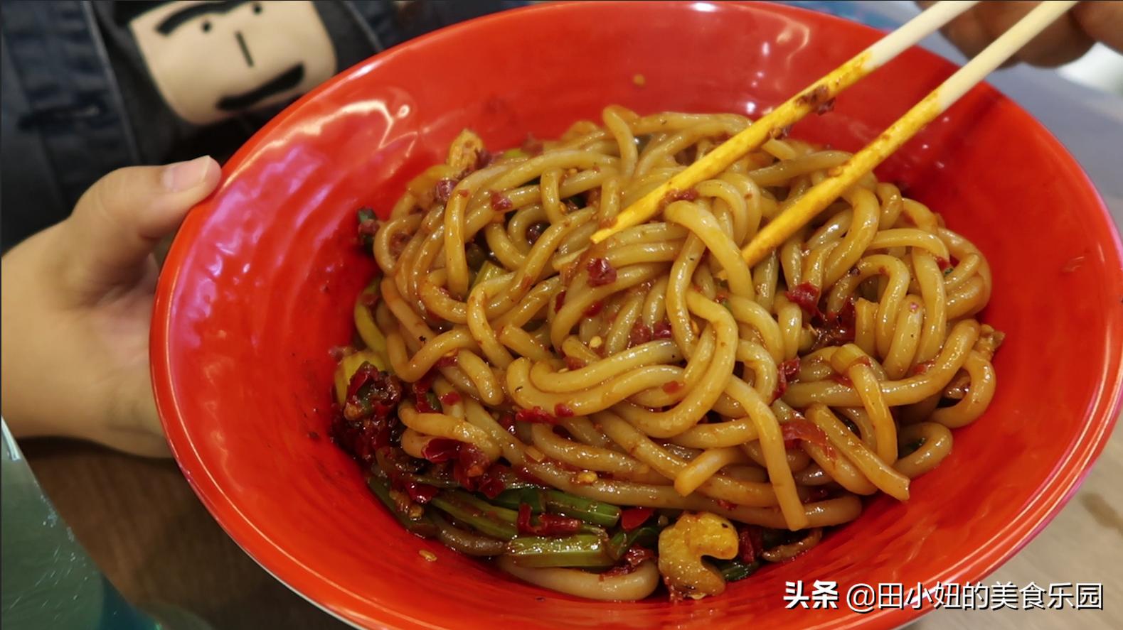 新疆妹子最喜欢吃的米粉,特别好吃的米粉店每周回家必吃