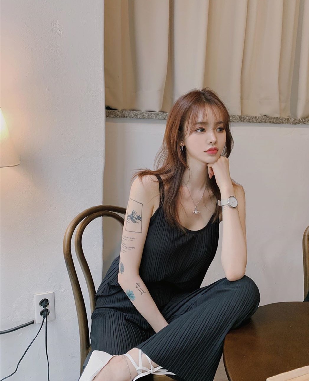 有层次披肩卷发,披肩发层次教程