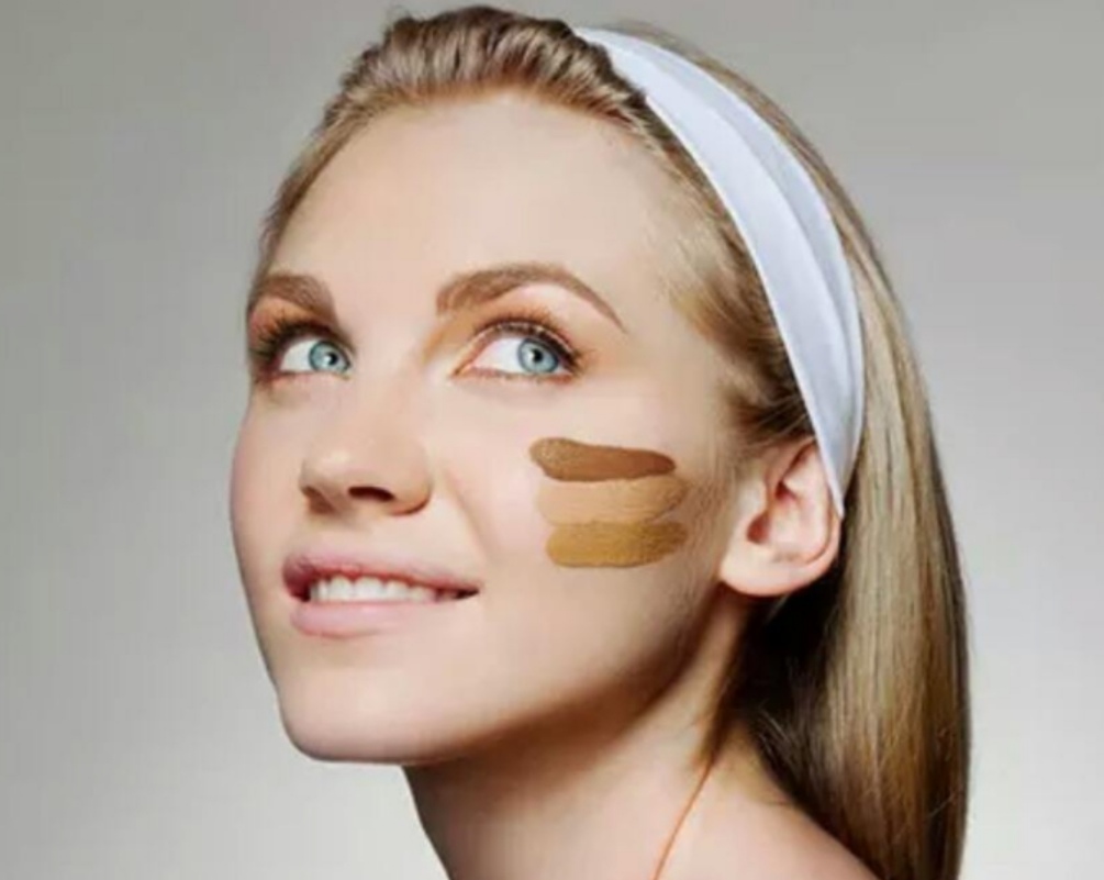 脸色发黄发暗不脱妆的粉底液,早上涂的粉底中午脸就暗沉了