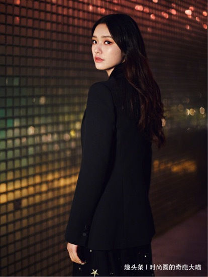 林允出席活动被网友喊话该减肥了,林允瘦了14斤后的样子