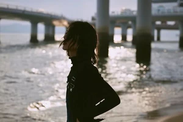 染完浅色头发用什么护发素,浅色系发色显毛躁