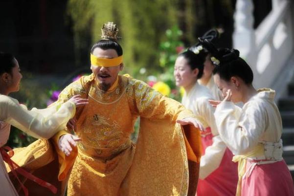 盘点5大昏庸皇帝，百姓饥荒惨死，他问：何不食肉糜？