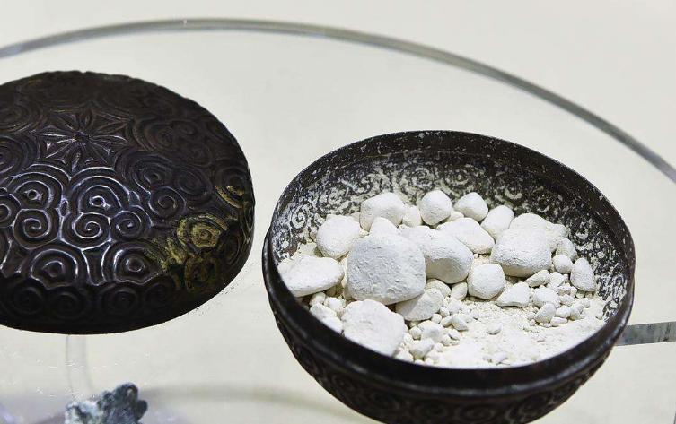 德安南宋周氏墓女尸复原图,德安周氏墓文物