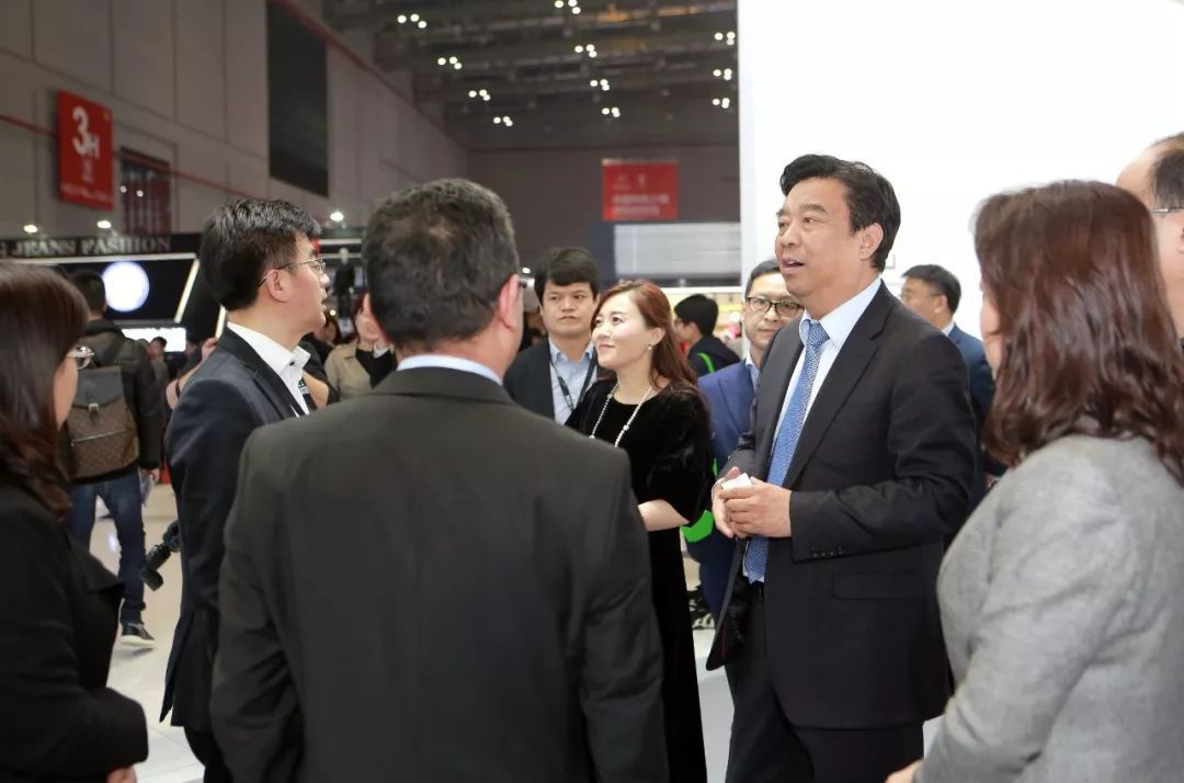 这个山东男人：从车间工人到集团董事局主席，如今公司资产超600亿！