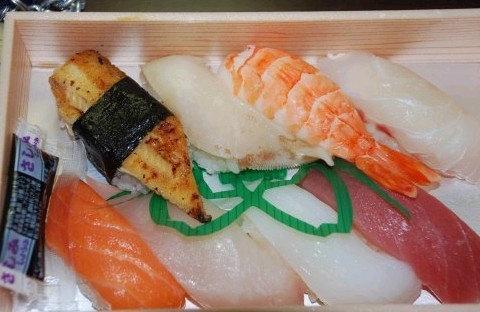 100元人民币等于多少日本币,100人民币在日本一日三餐