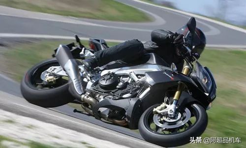 汽油和机油同时加在摩托车发动机,把汽机油加到柴油车会有什么反应